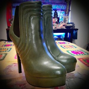 Chinese Laundry Green Heeled Boots